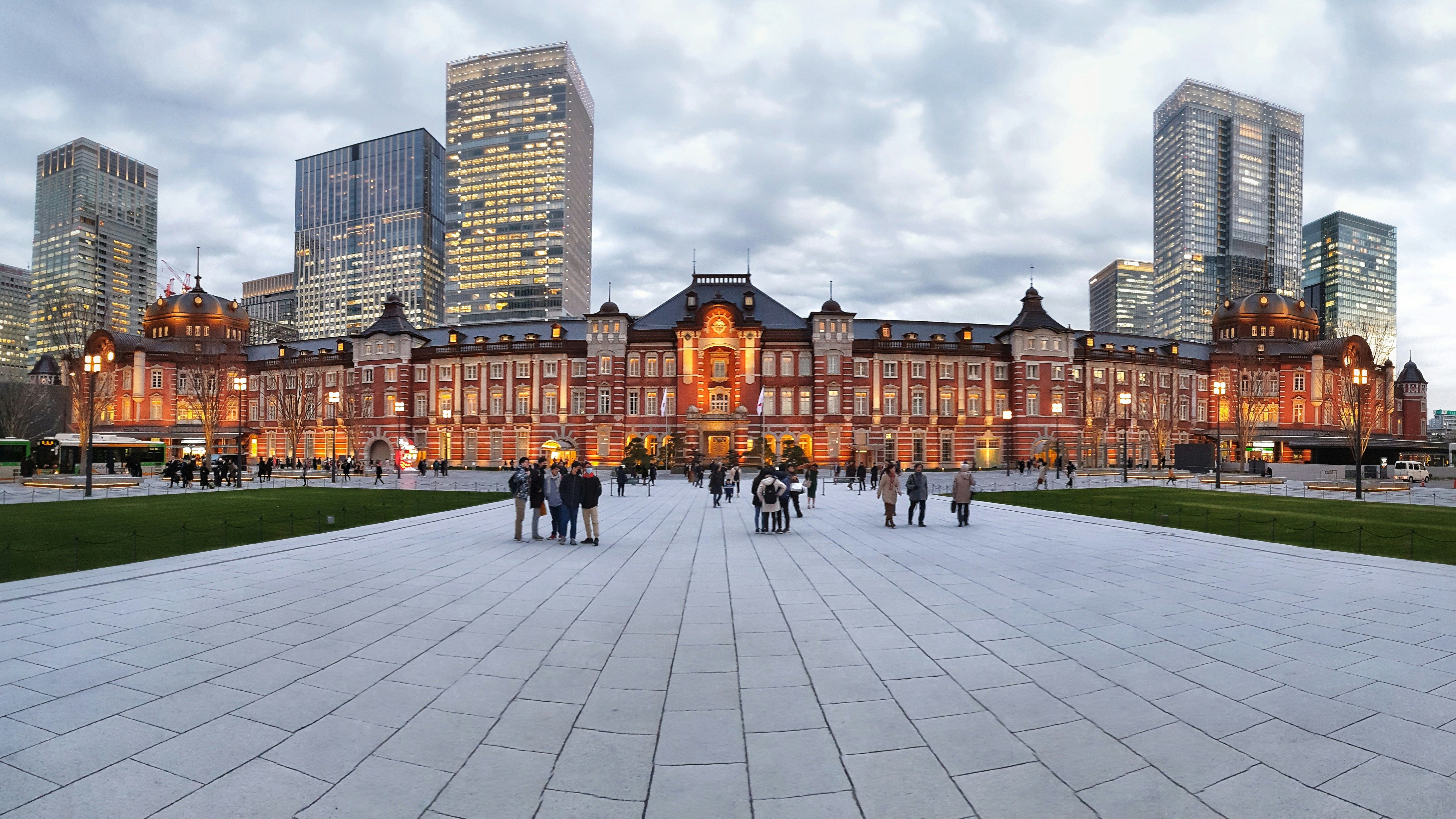 東京駅の広大な風景